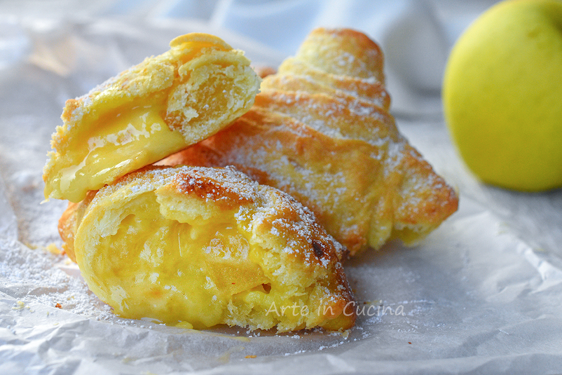 Quick Cream and Apple Ricce Sfogliatelle