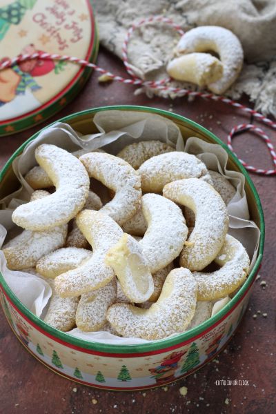 remove from the oven, let cool and dust with powdered sugar