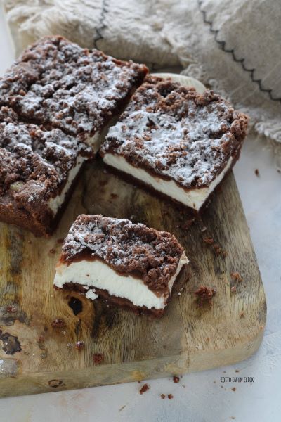 remove the tart from the oven and let it cool, dust with powdered sugar and cut into cubes