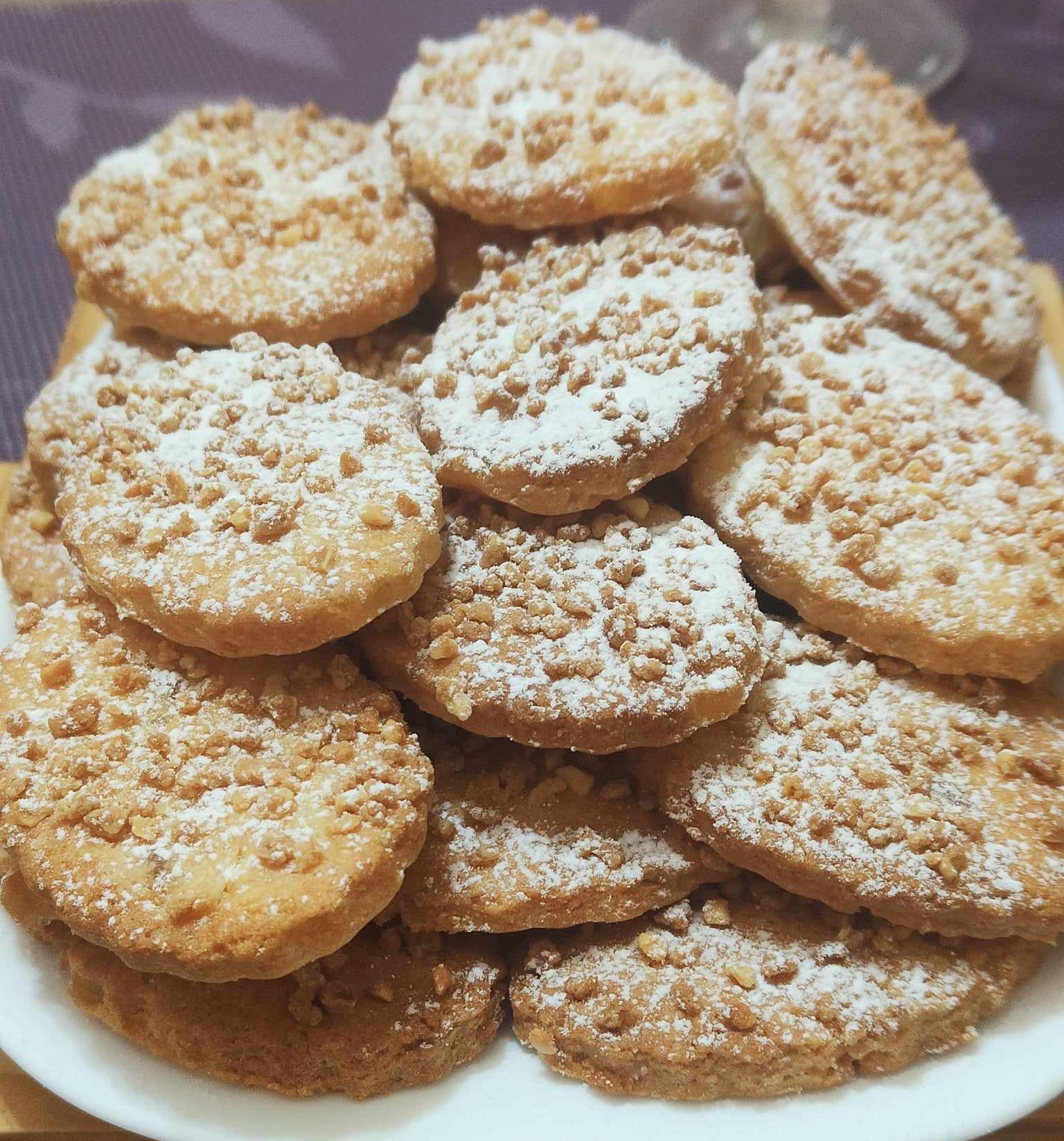 RICE COOKIES with pineapple and crunchy almonds