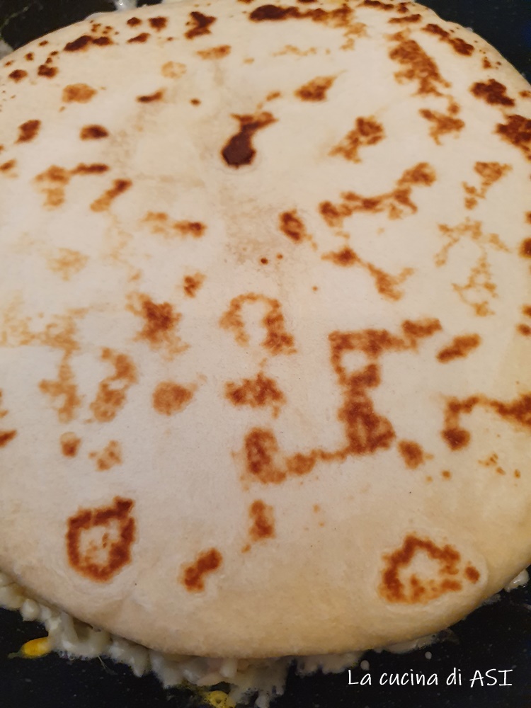 stuffed flatbread cake cooked in a pan in 15 minutes