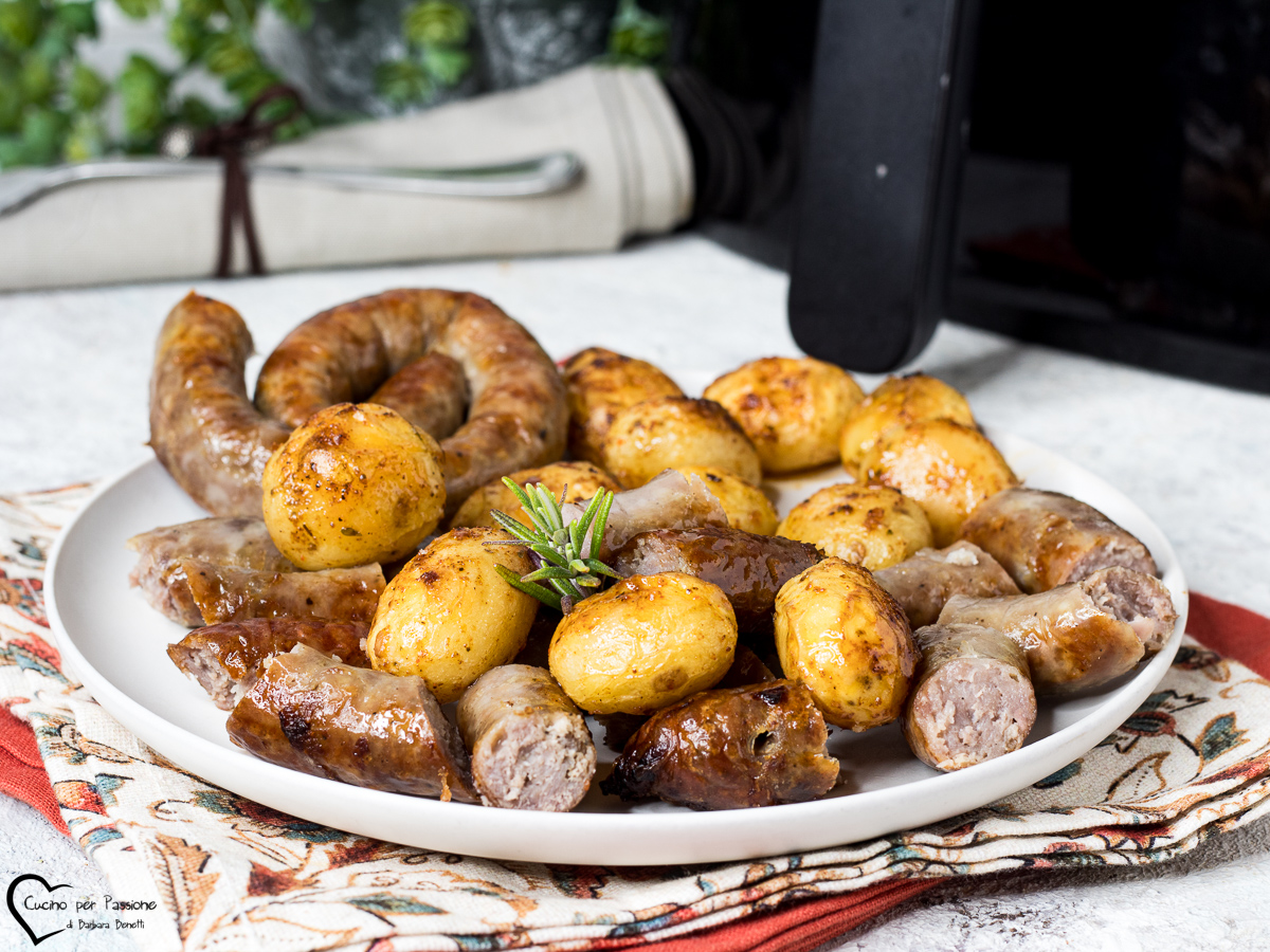 SAUSAGE AND POTATOES IN AIR FRYER