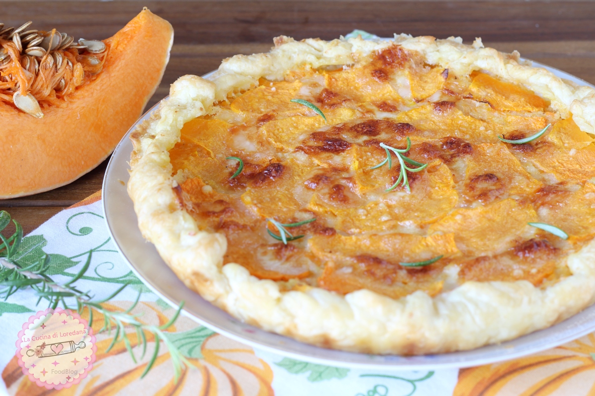 SAVORY PIE WITH PUMPKIN AND STRACCHINO the perfect dinner-saving recipe