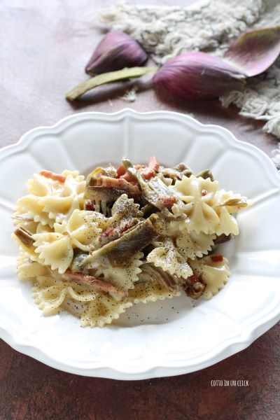 serve the pasta with a sprinkle of pepper