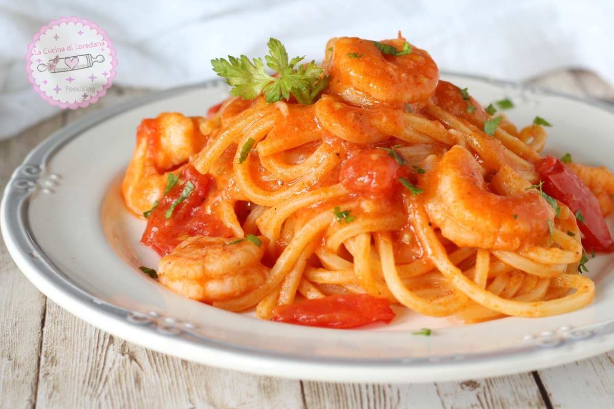 SPAGHETTI WITH SHRIMP AND TOMATO a main dish that smells like the sea