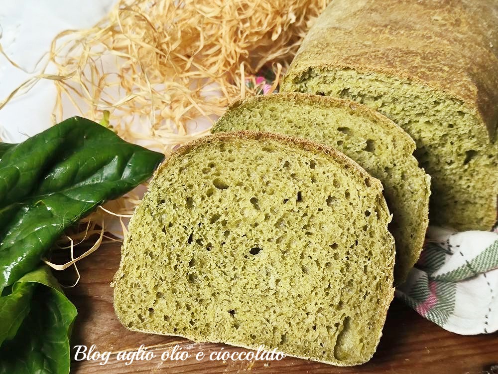 Spinach milk bread sliced