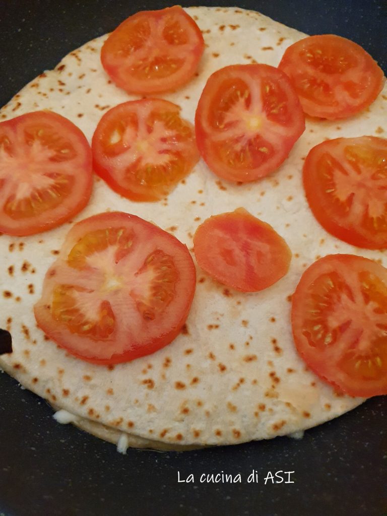 stuffed flatbread cake cooked in a pan in 15 minutes