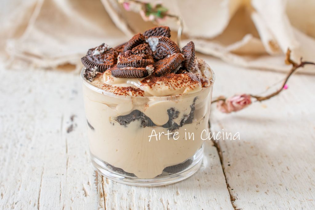 Oreo tiramisu with yogurt and mascarpone