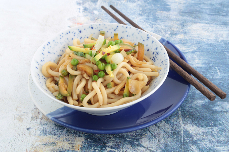 Udon with Zucchini and Peas