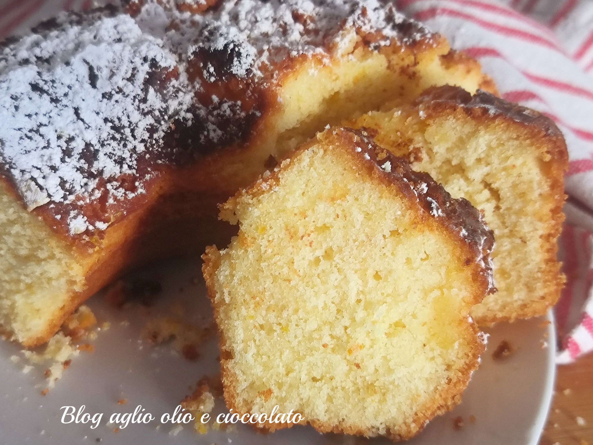 MASCARPONE, MILK, AND VANILLA BUNDT CAKE SOFT AS A CLOUD