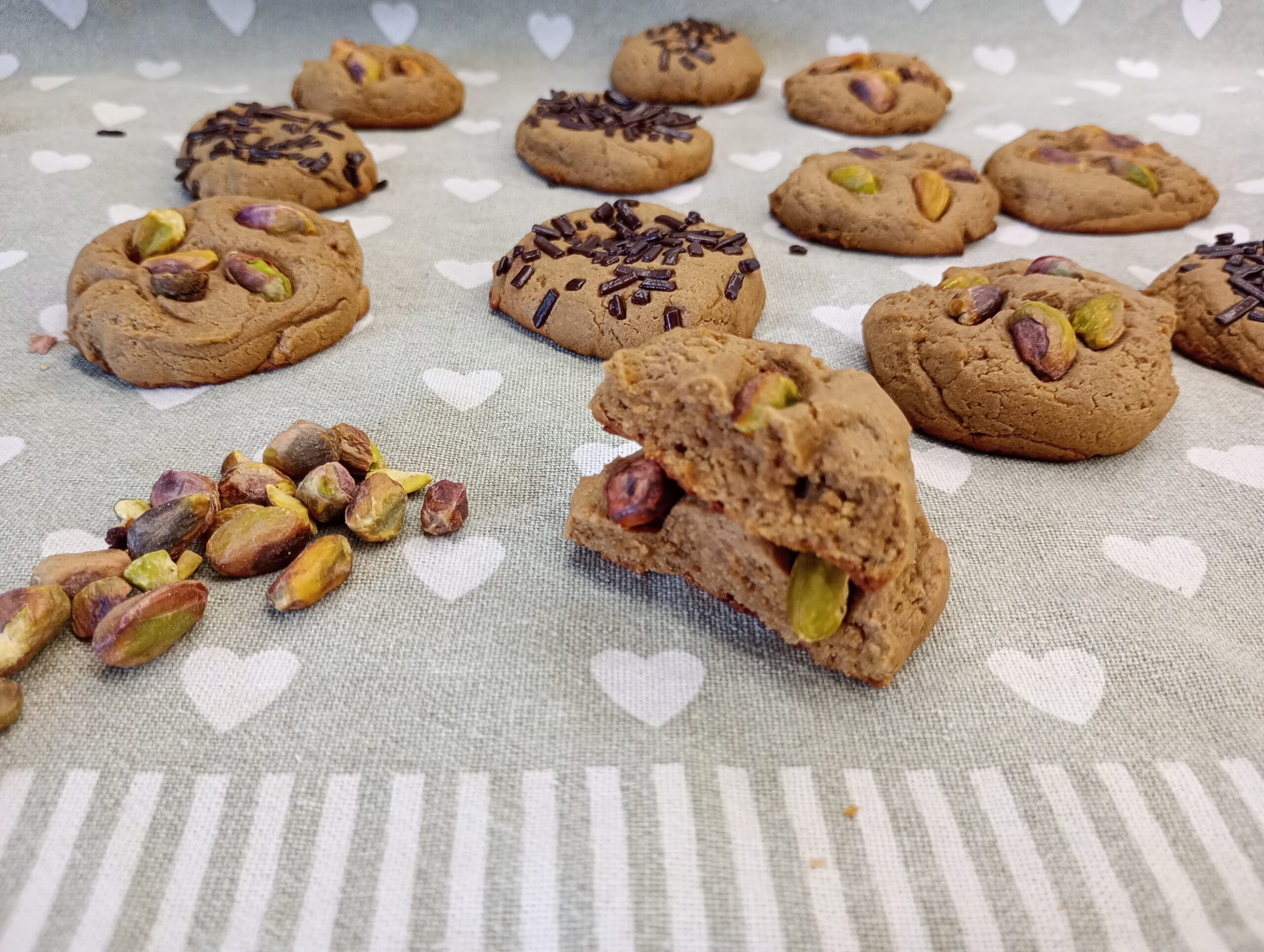 Pistachio Cookies with Hazelnut Cream
