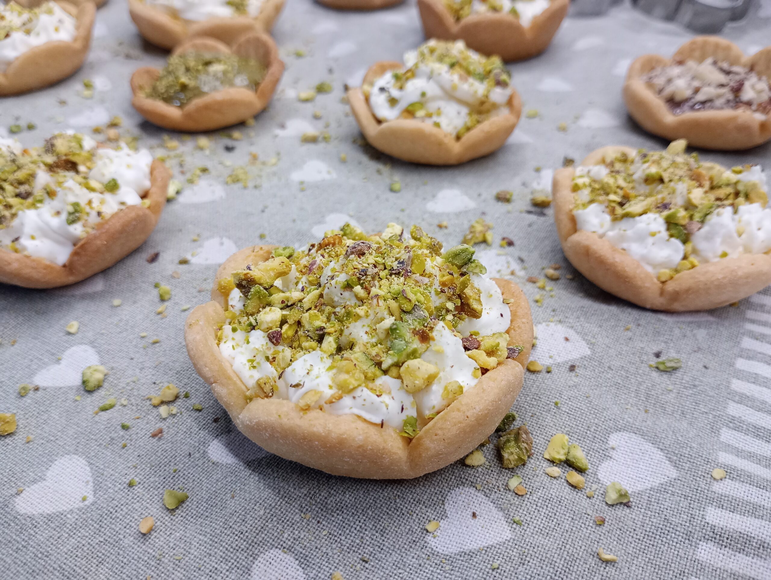 Shortcrust Pastry Baskets Filled with Ricotta