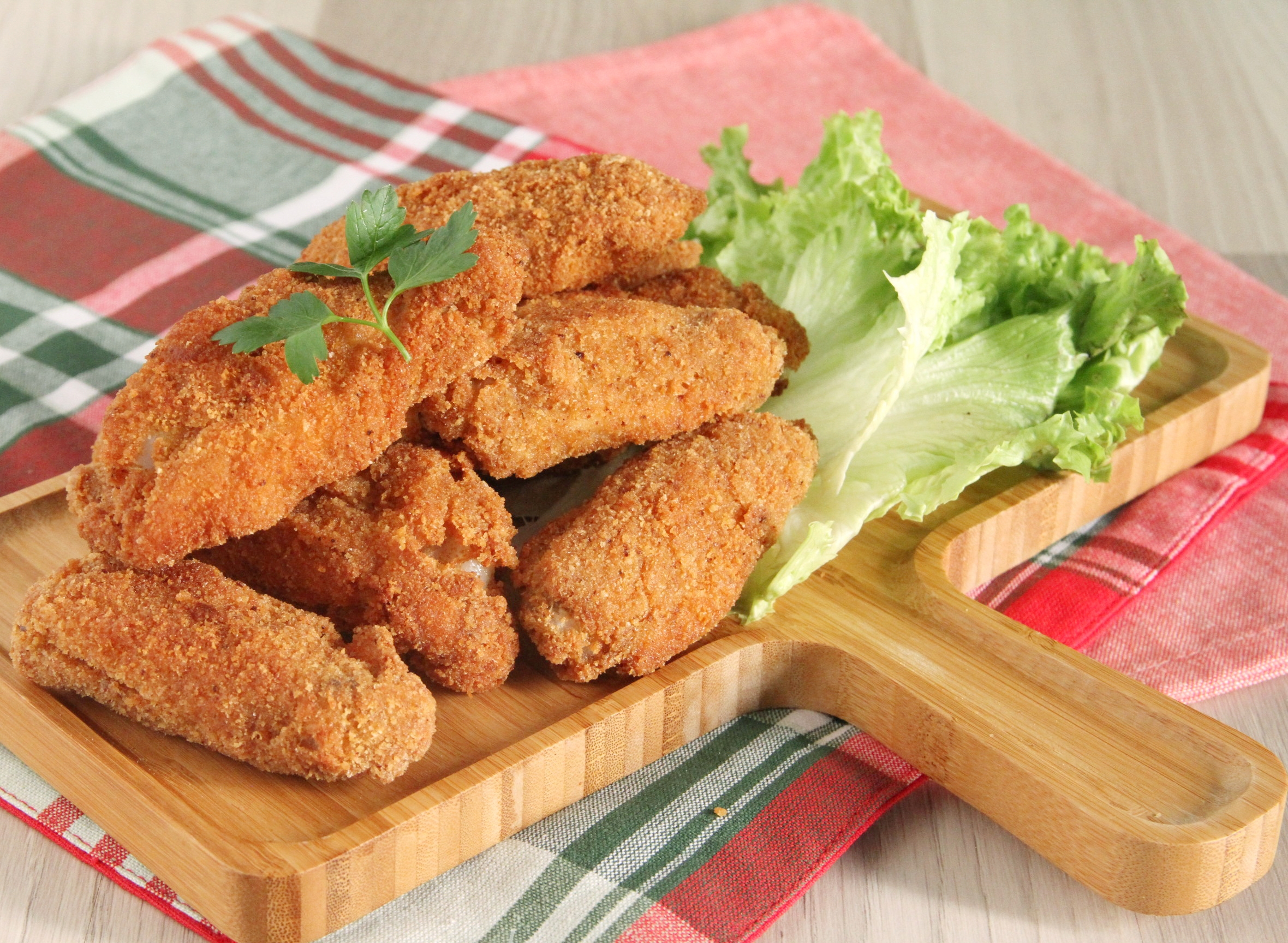Breaded and Fried Chicken Wings