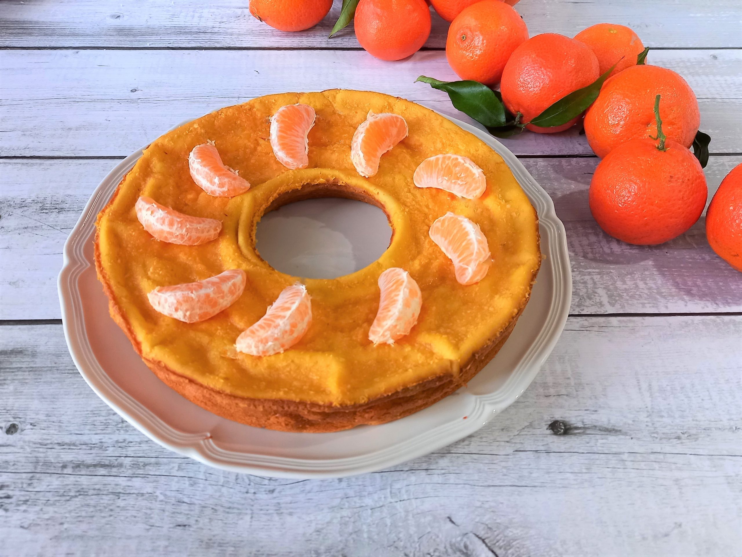 Diet Ring Cake with Clementine Smoothie