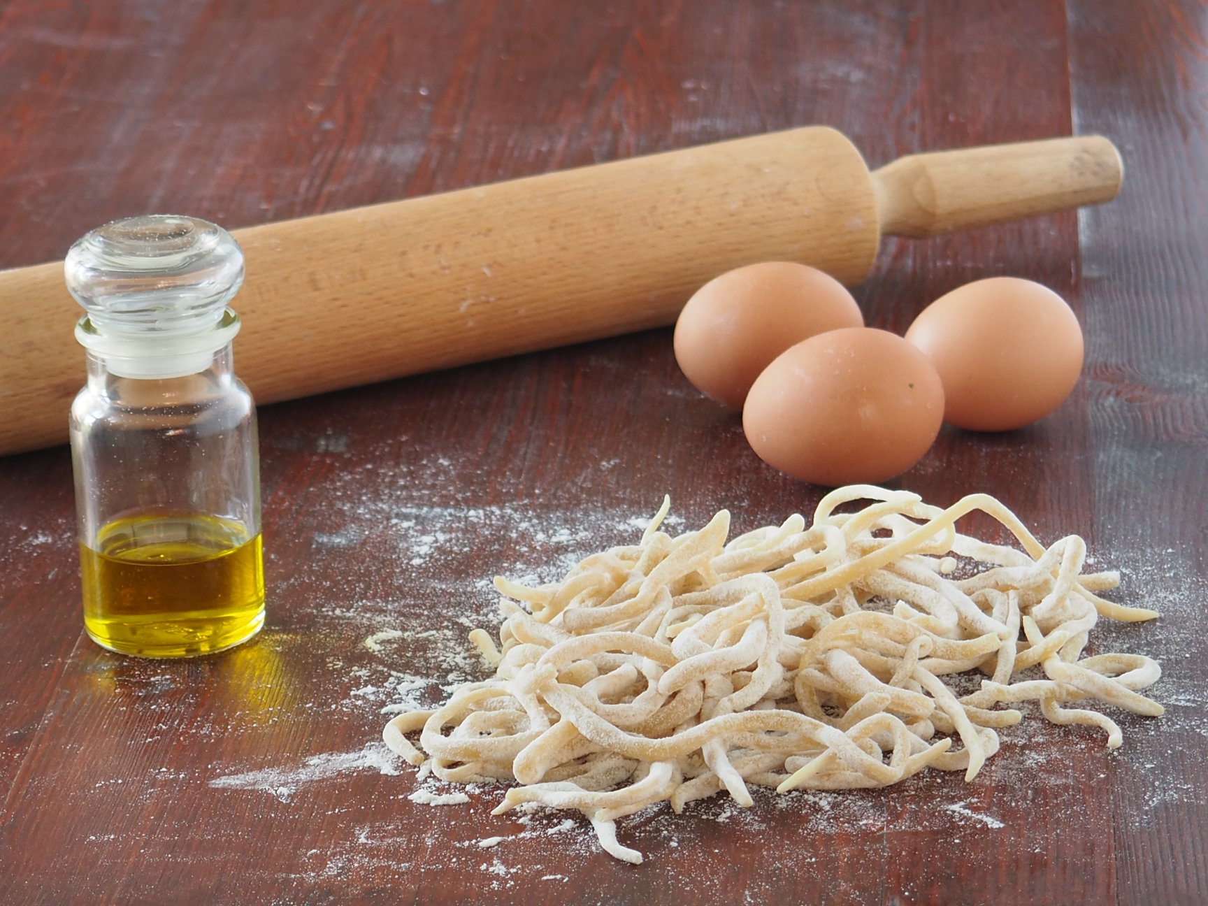 What It Is and How to Make It: Pici (Typical of Tuscany)