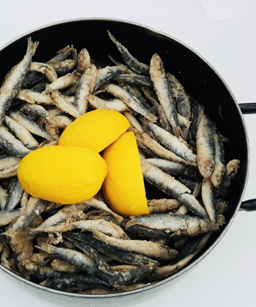 Golden Fried Fresh Anchovies