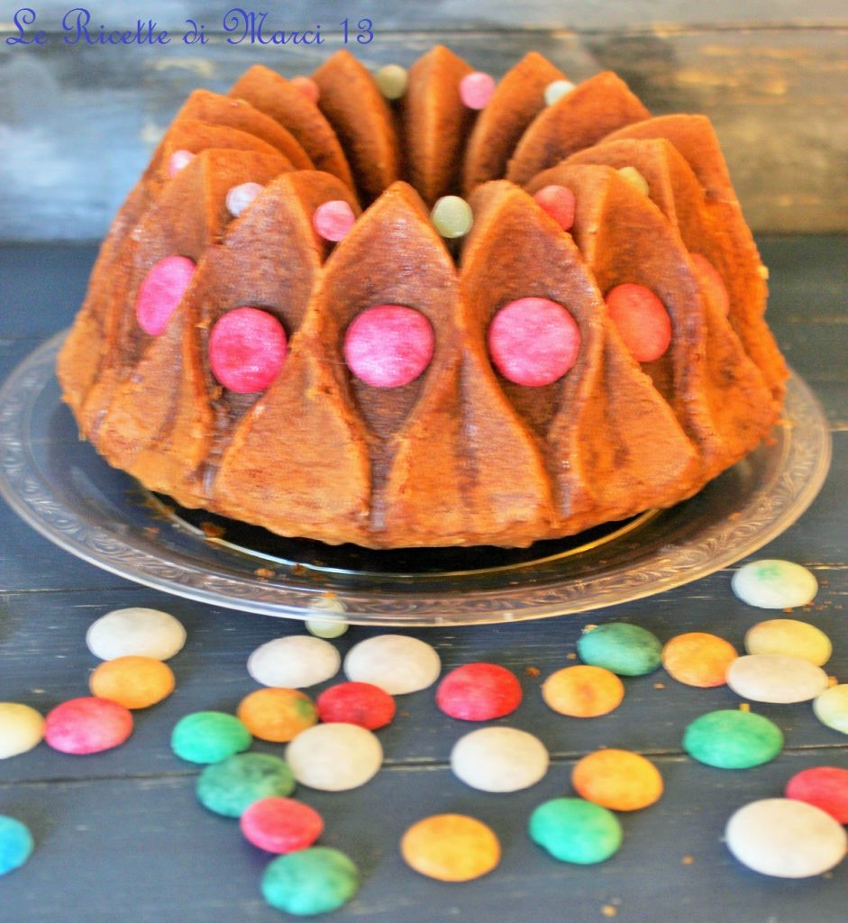 Bundt cake crown