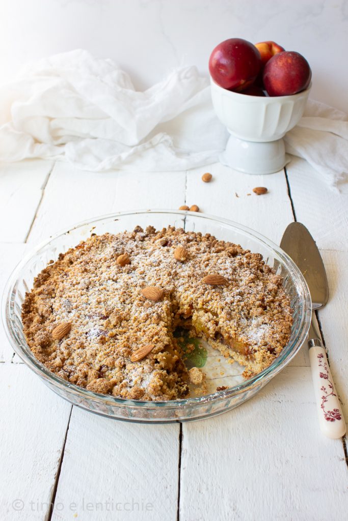 Crumble Hazelnut Cream and Peaches