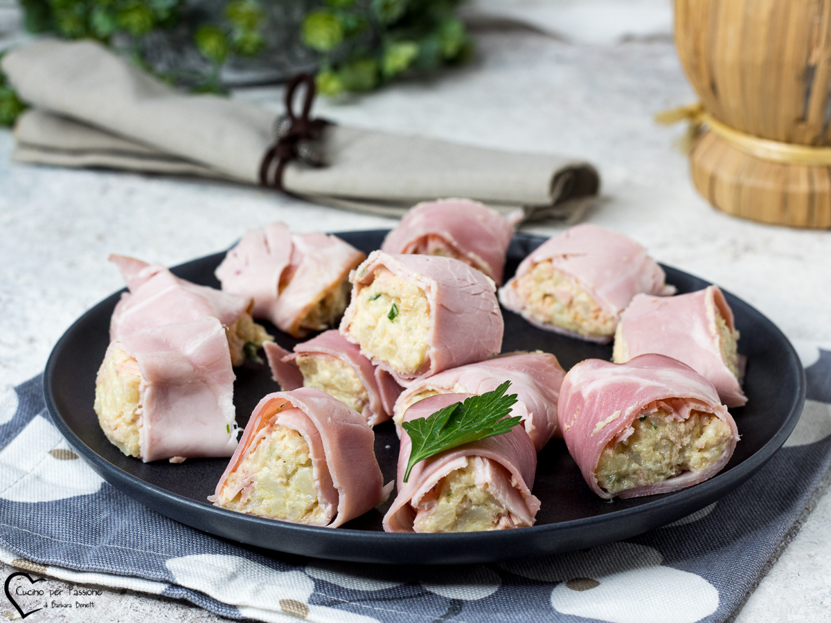 HAM AND PHILADELPHIA ROLL-UPS