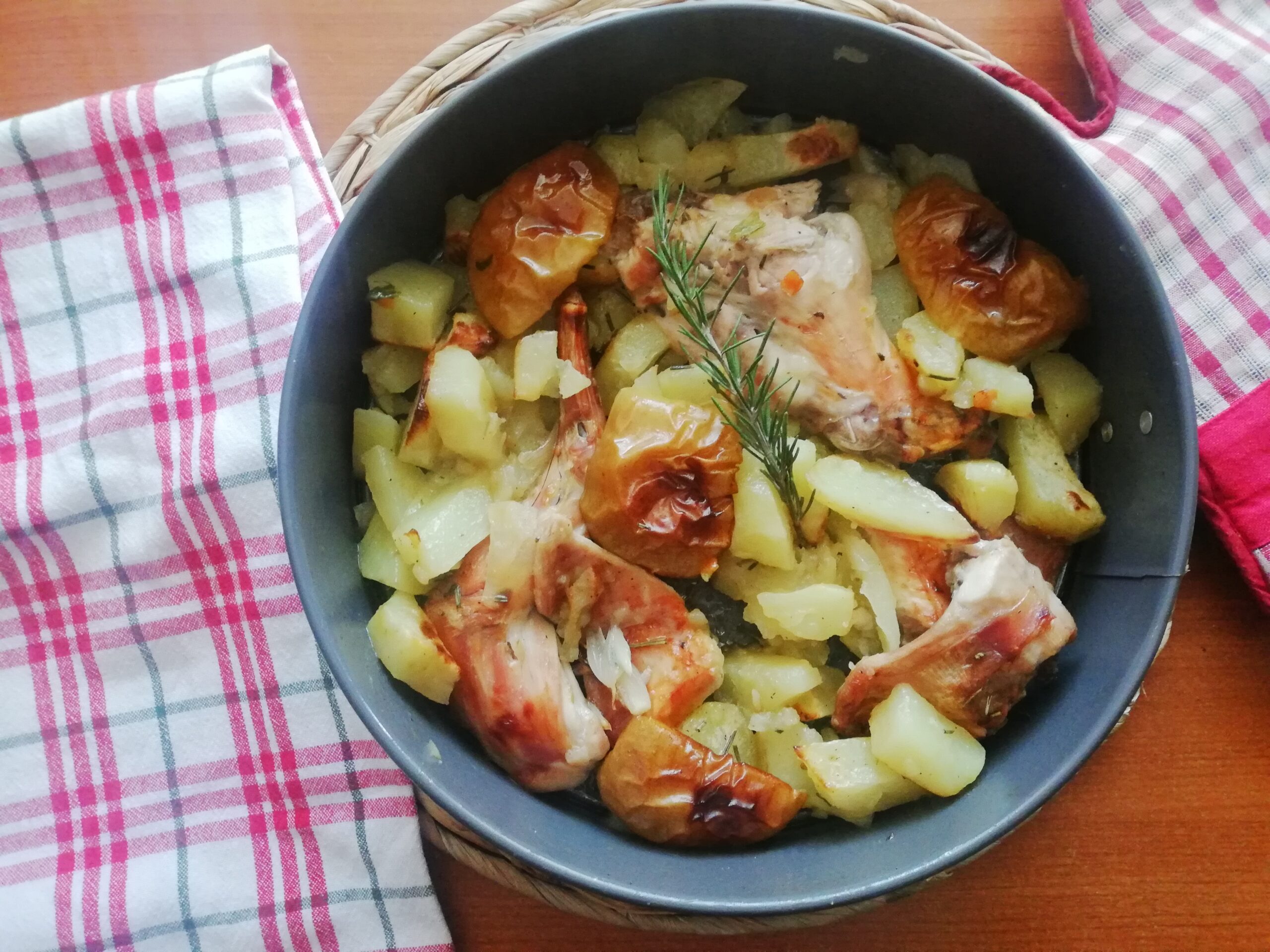 Recipe Rabbit with Apples and Potatoes