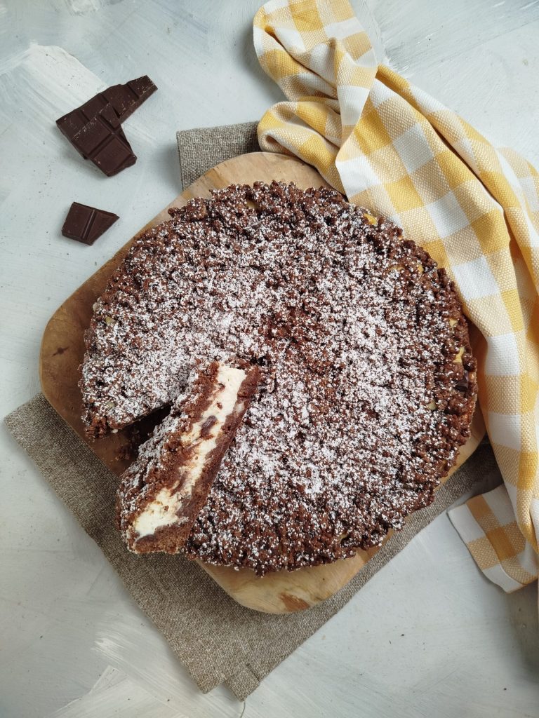 Chocolate crumble cake with ricotta and chocolate