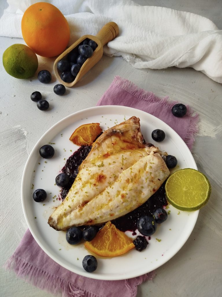 Sea bream fillet with blueberries and lime