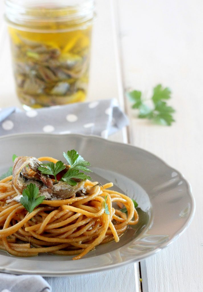 Whole Wheat Spaghetti with Anchovies in Oil