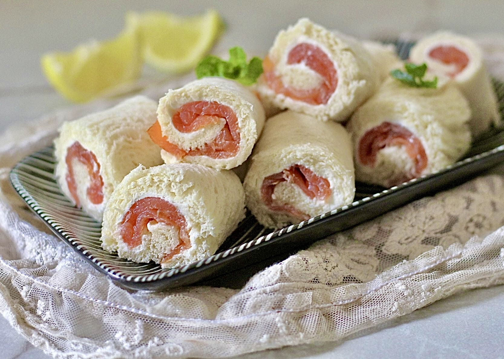No-bake Sandwich Roll-ups, the Perfect Appetizer for the Holidays