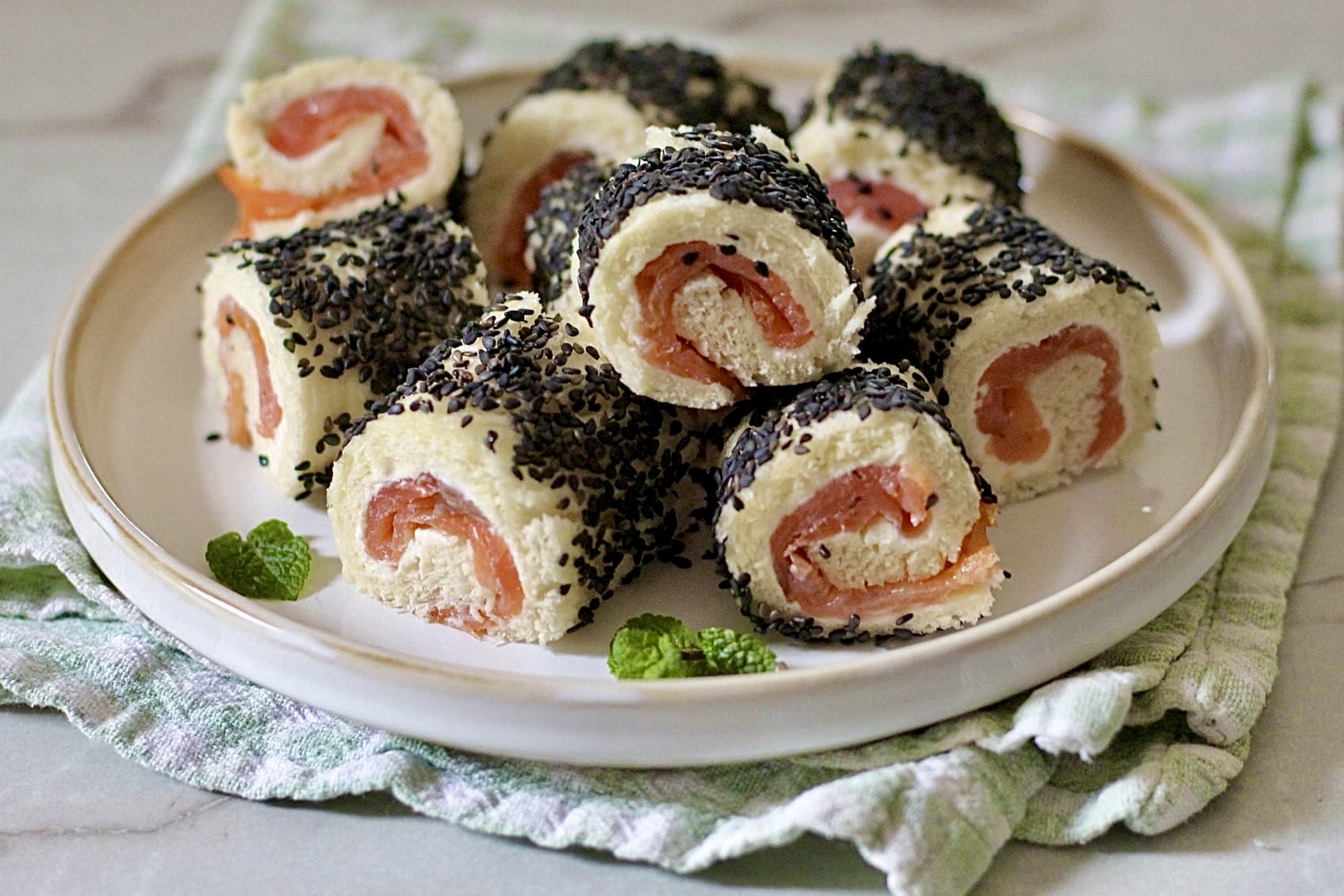 Bread Roll-Ups, a Chic Appetizer Without Turning On the Stove