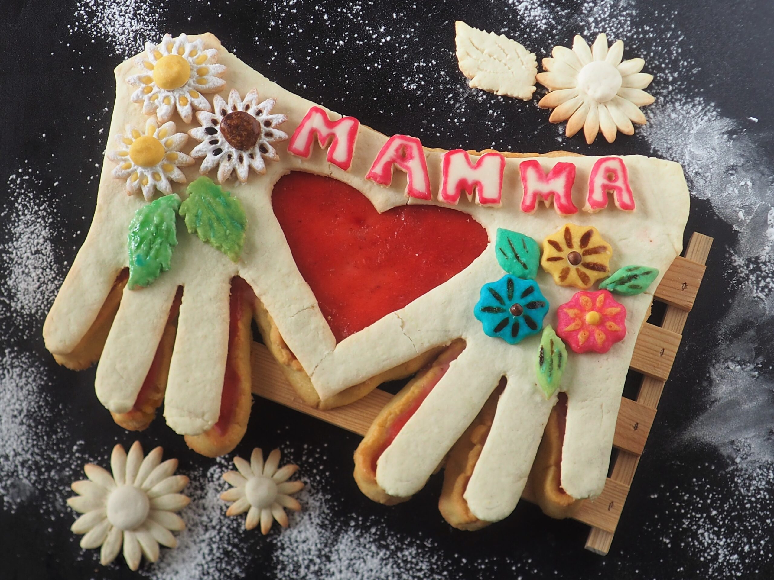 Shortbread Hands (Strawberry Tart)