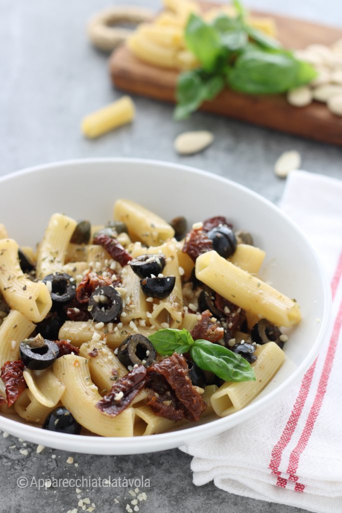 pasta with sun-dried tomatoes and olives