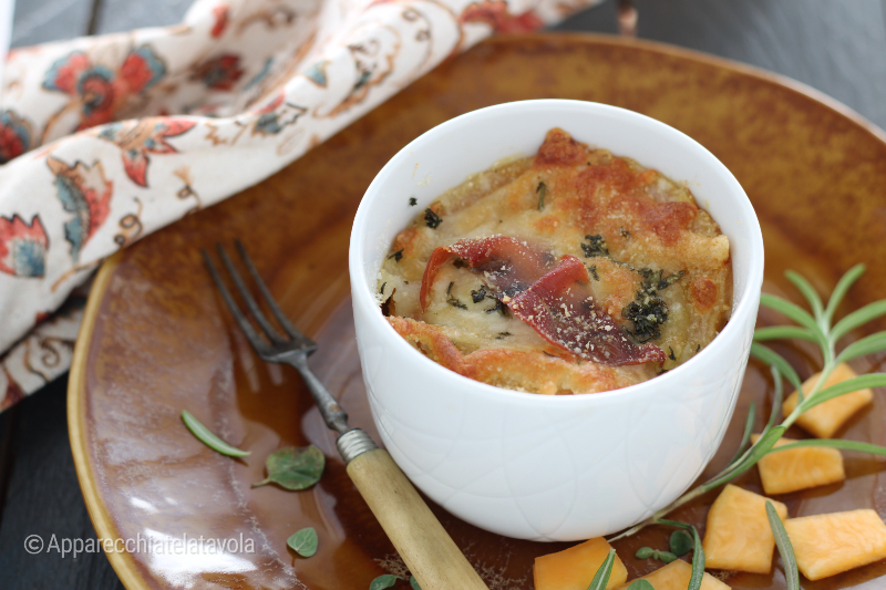 PUMPKIN AND SMOKED CHEESE MINI FLANS