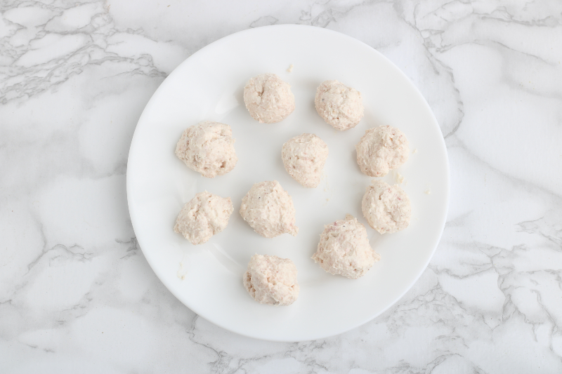 PUFF PASTRY FILLED WITH HAM AND CHEESE