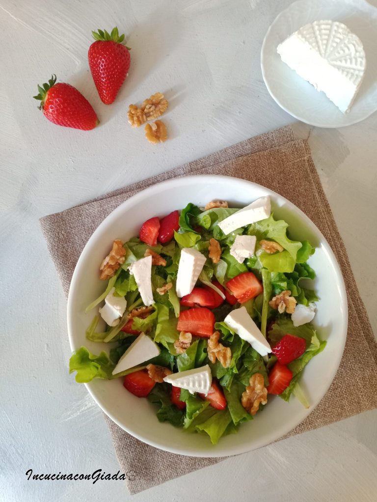 STRAWBERRY AND RICOTTA SALAD