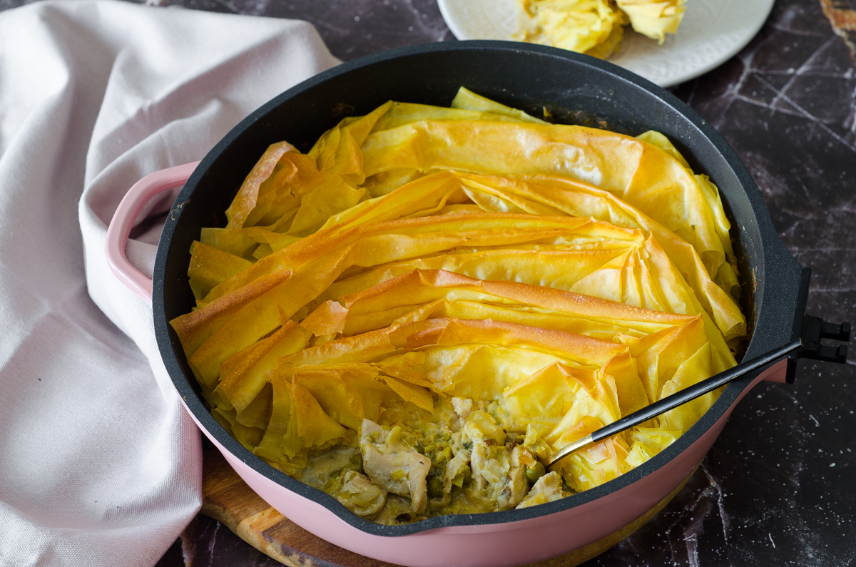 Savory Pie with Phyllo Dough, Chicken and Leeks