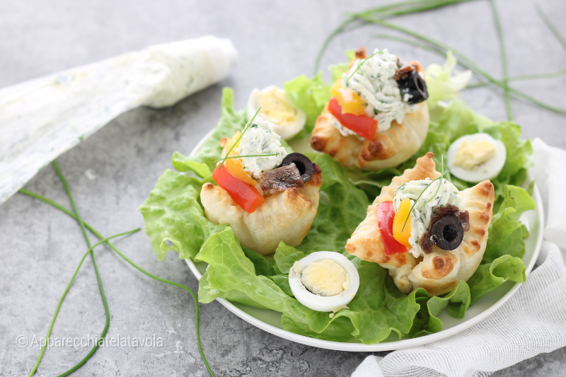 filled puff pastry baskets