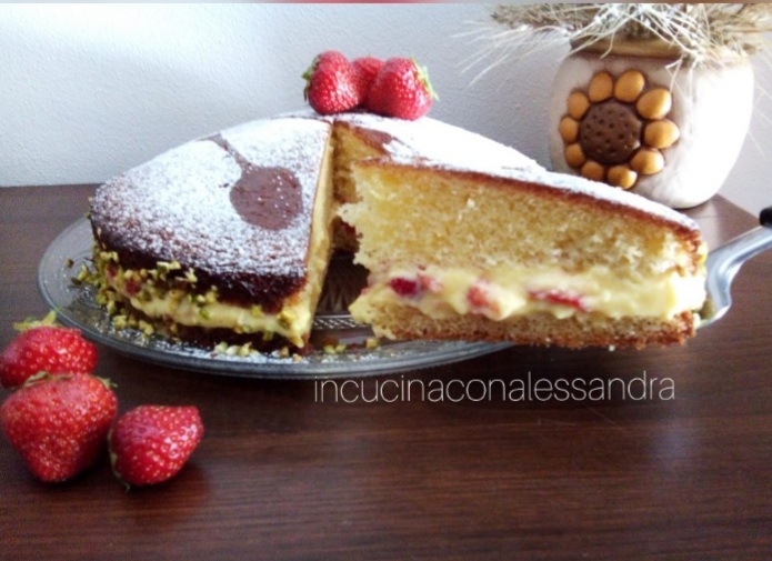 Margherita Cake with Cream and Strawberries (No Butter and Lactose-Free)