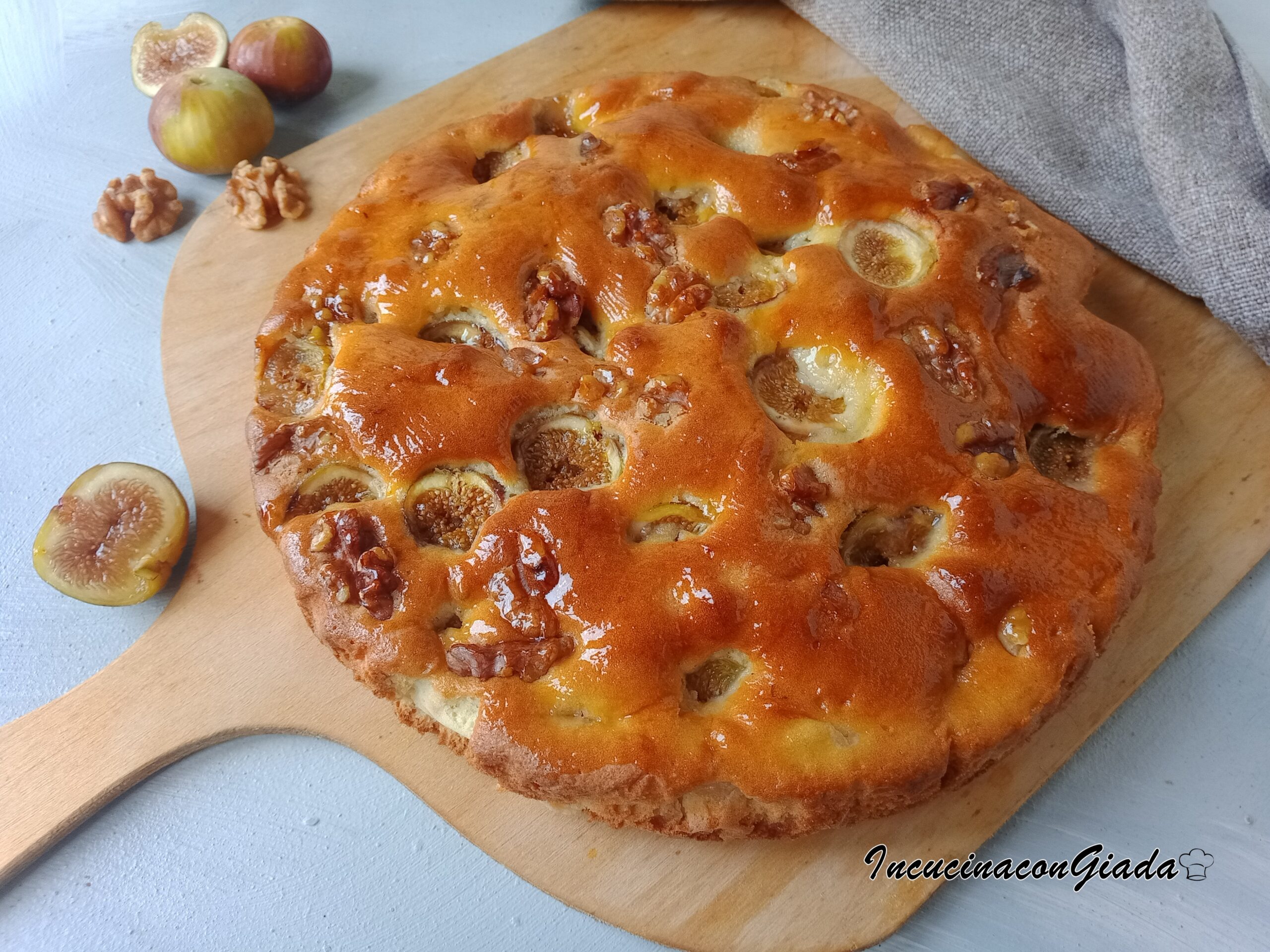 SOFT FIGS AND WALNUTS CAKE