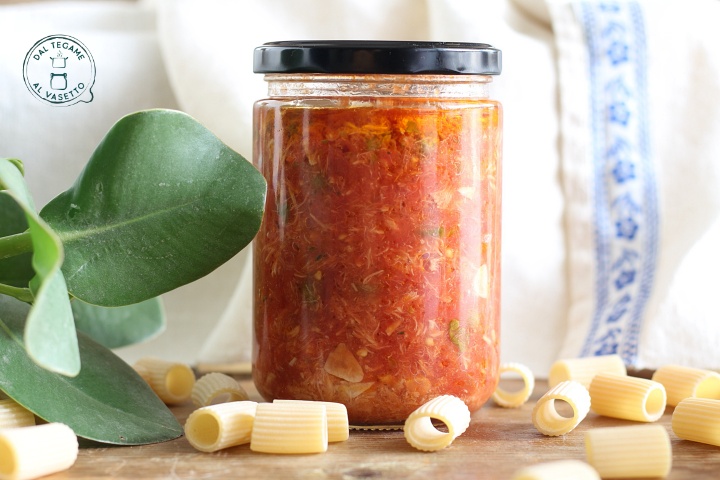 Tuna Sauce in Jar in Multicooker