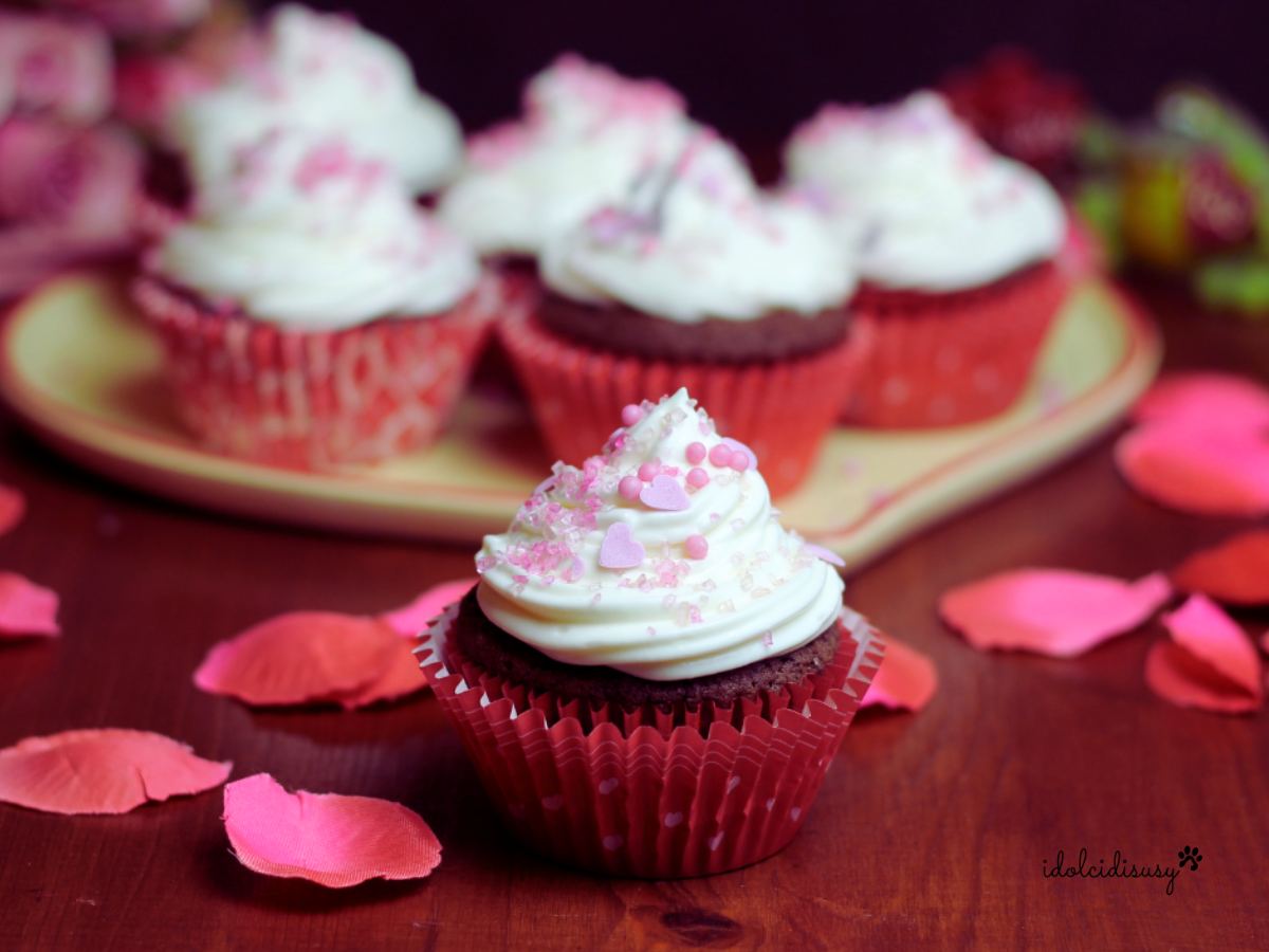 Easy and Delicious Valentine’s Day Cupcakes