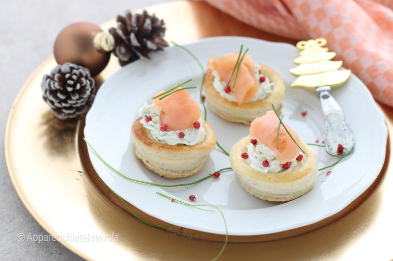 VOL AU VENT WITH SALMON AND MASCARPONE