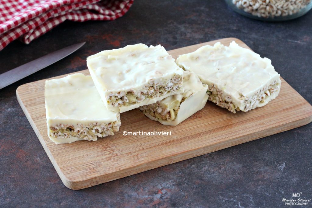 White Chocolate, Cereal, and Pistachio Bars