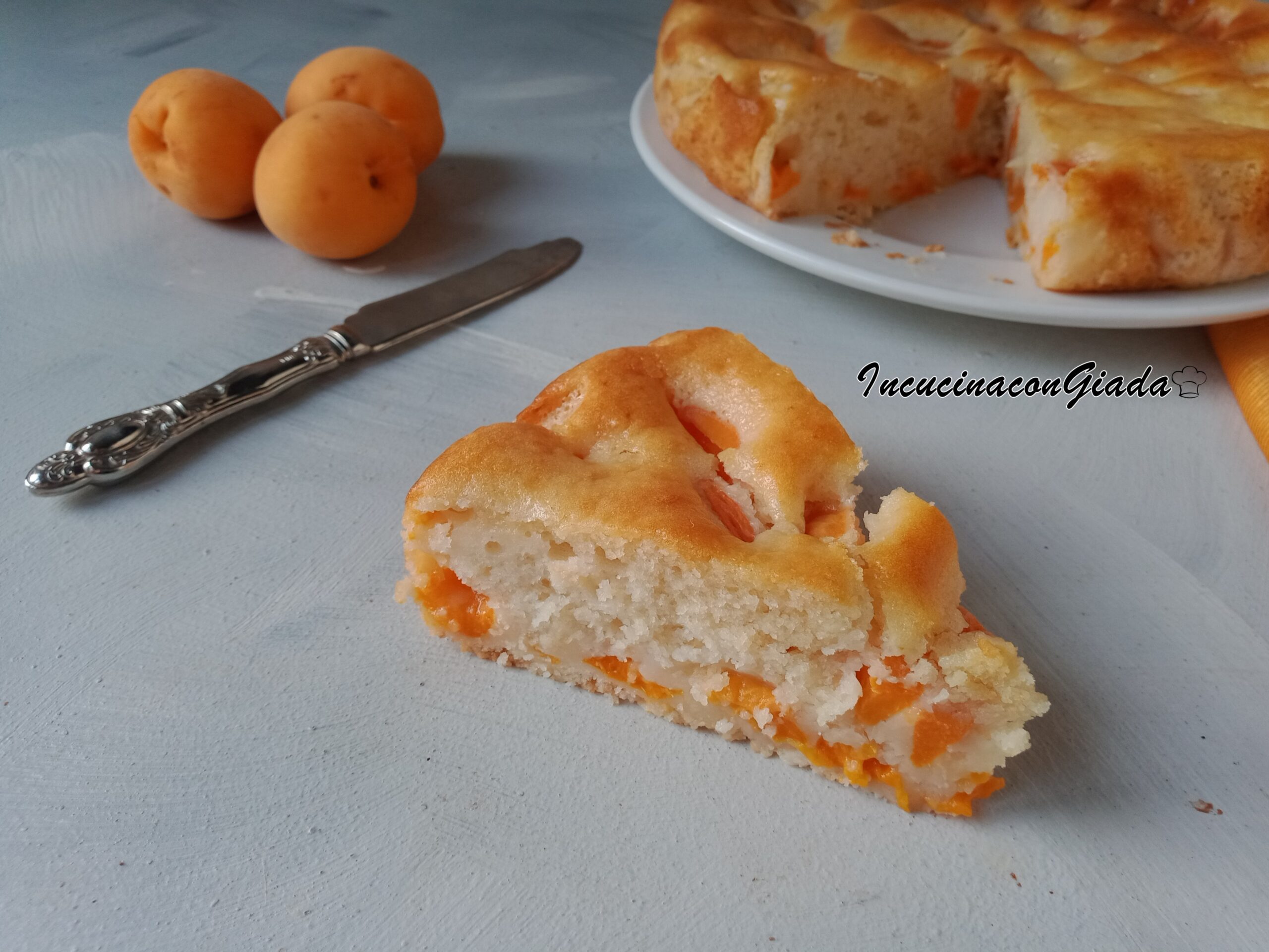 APRICOT CAKE