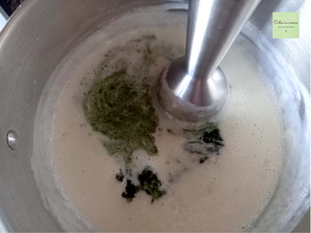 blend spinach in the bechamel