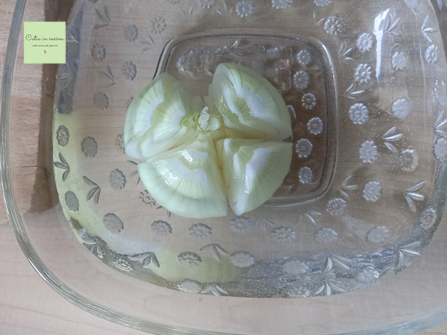 soak the onion in cold water