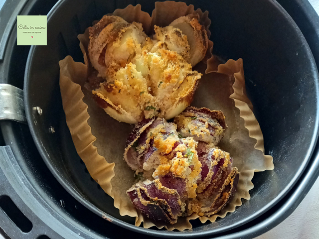 cooked onion flowers