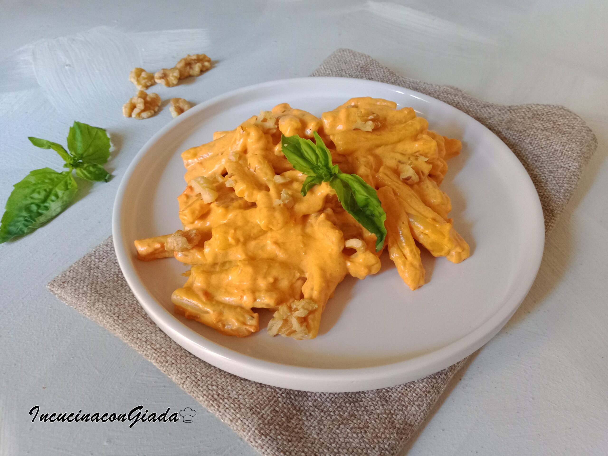 CASERECCE WITH BELL PEPPER CREAM