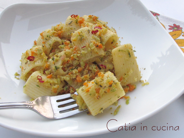 Colorful Mezze Maniche with Vegetables and Breadcrumbs