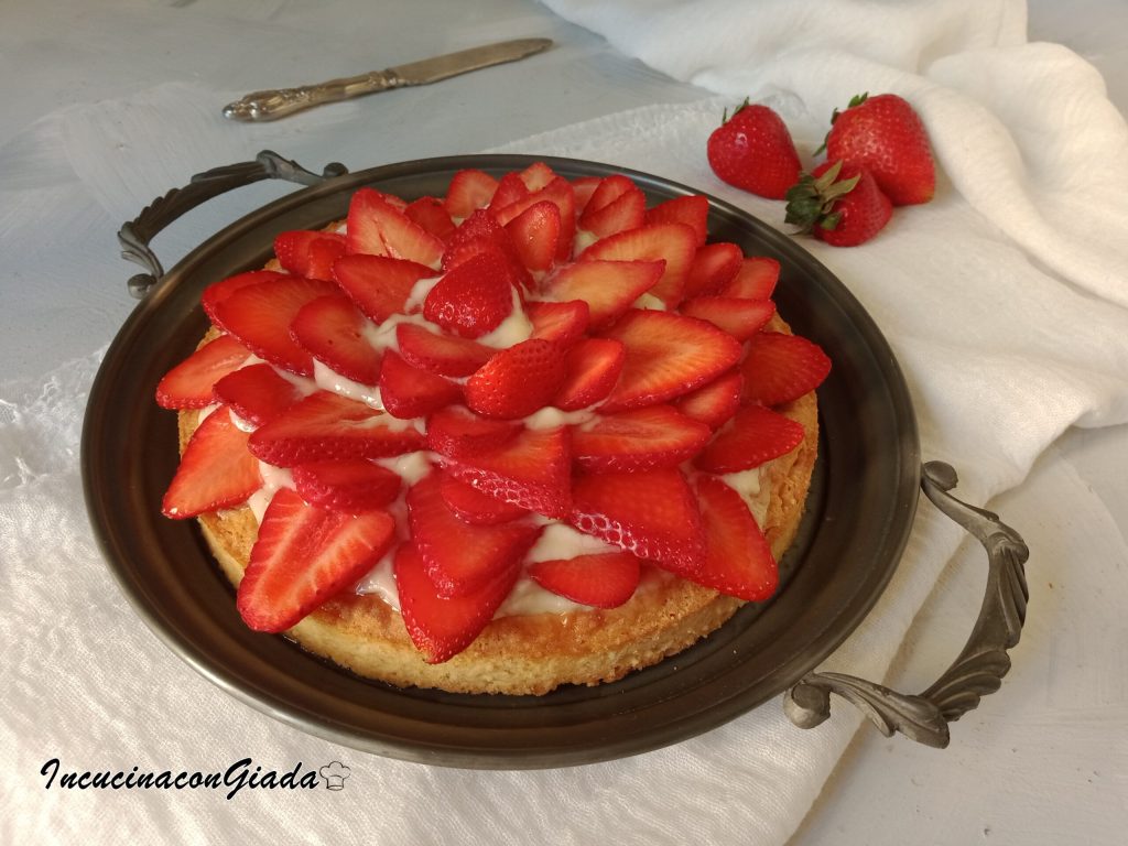 cream and strawberry tart
