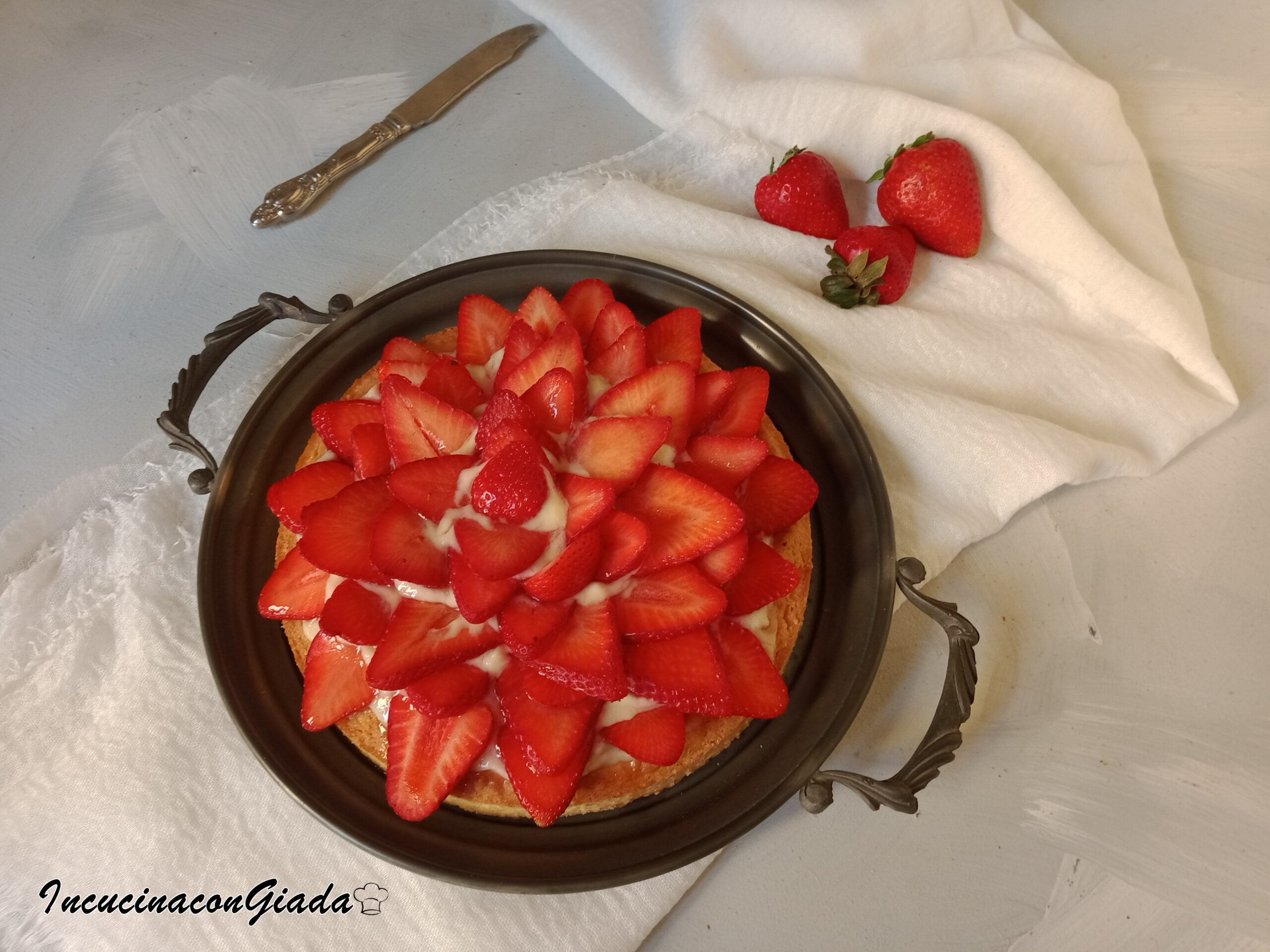 CREAM AND STRAWBERRY TART